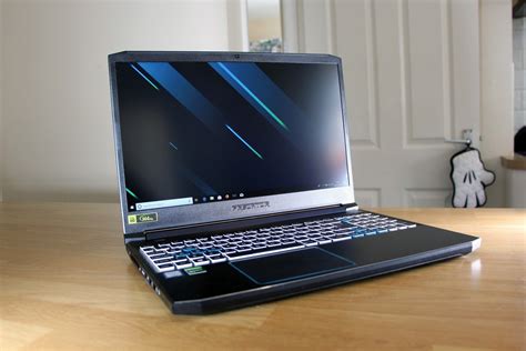 Acer Predator Helios 300 (2019) Review .